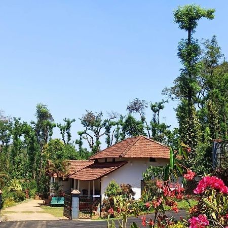 Emerald Castle Villa Мадикери Экстерьер фото